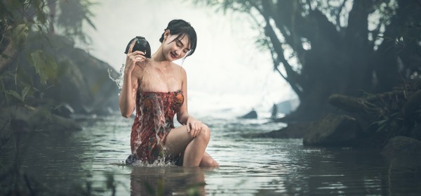 Mandi Pakai Gayung Jauh Lebih Sehat Dibanding Shower, Ini Alasannya